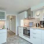 2 Bedroom Beautiful In *