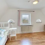 2 Bedroom Beautiful In * Galmsbull