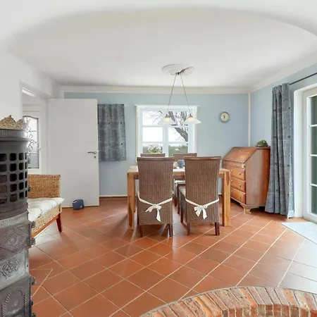 2 Bedroom Lovely In Dom wakacyjny Galmsbull