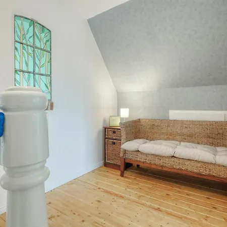 Dom wakacyjny 2 Bedroom Lovely In